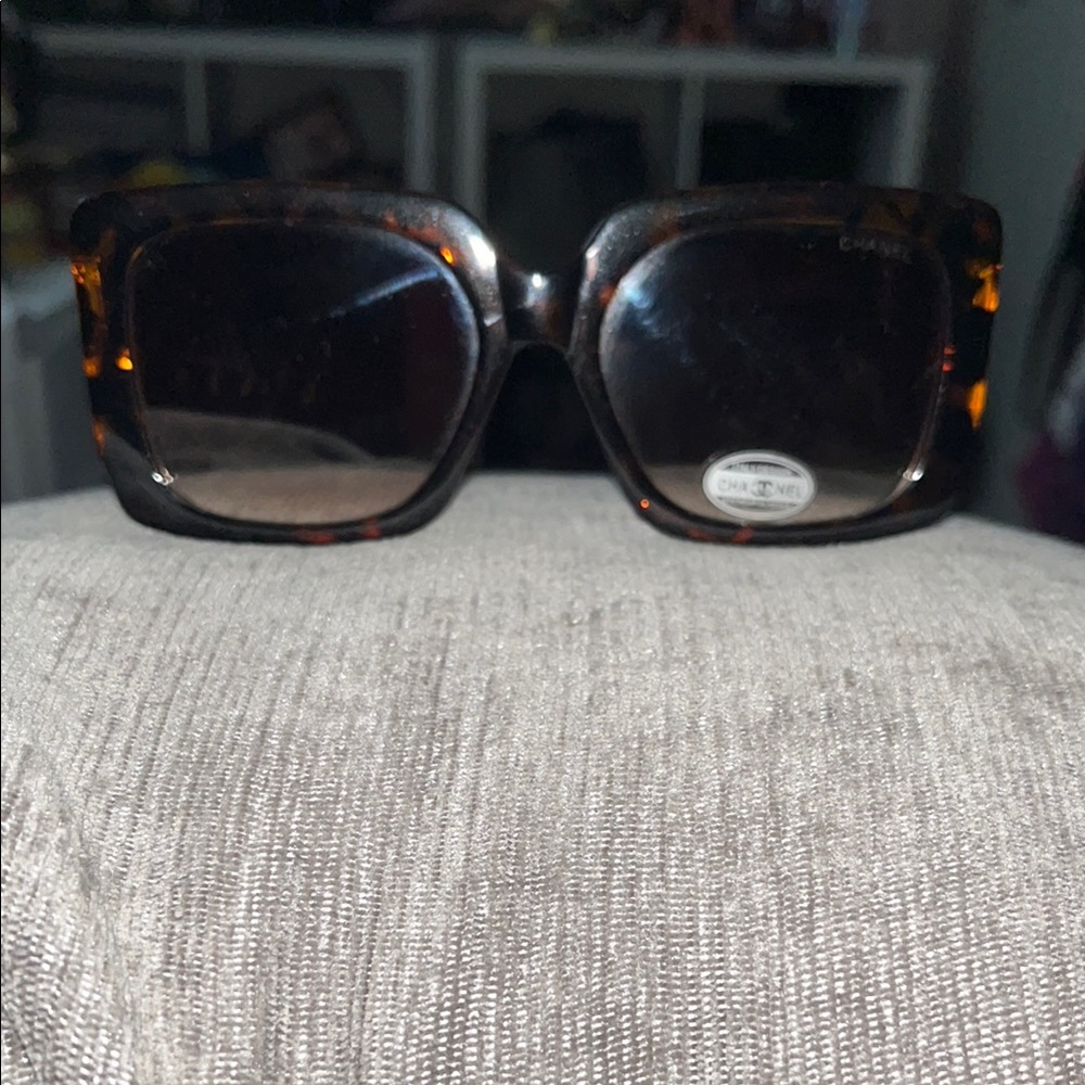 CHANEL Brown Oversized Sunglasses with Gradient Lenses
